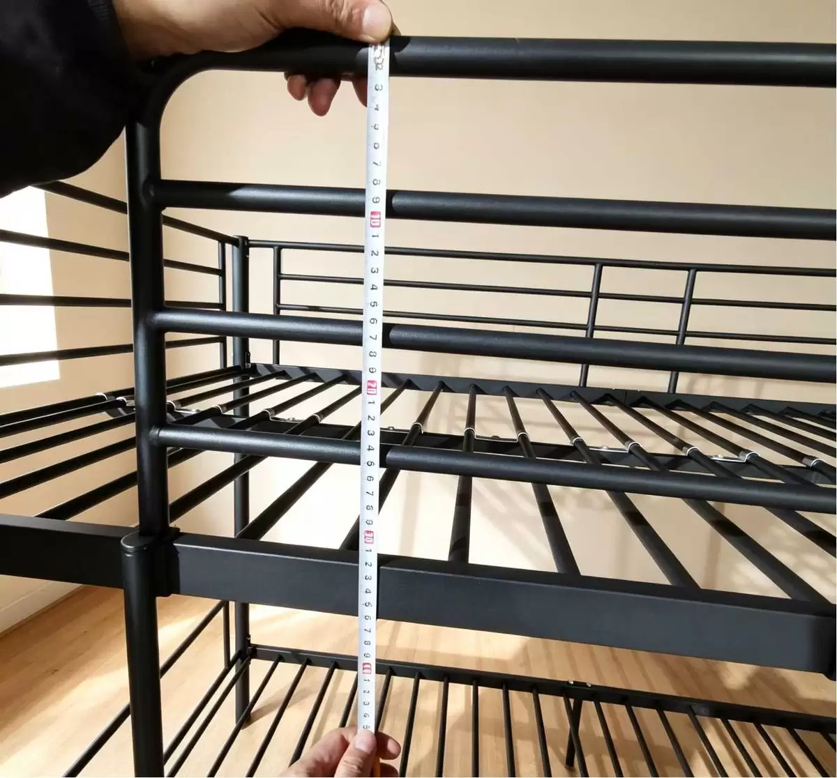 Measuring EN 747 safety barrier height on metal bunk bed
